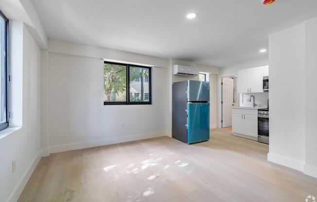 New building leasing now — first 10 studios at launch price from $1,500/mo! / ¡Nuevo edificio ya en arriendo — primeros 10 estudios a precio de lanzamiento desde $1,500/mes!