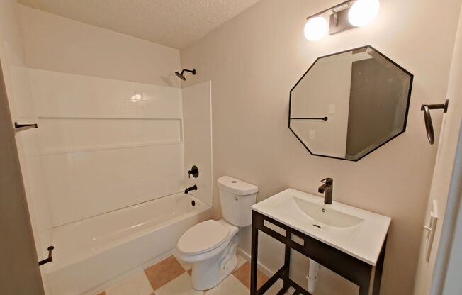 3 beds, 1 bath, 755 sqft, $2,347, Unit 30A