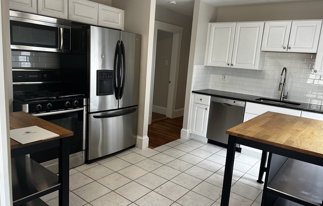 2 beds, 1 bath, 1,000 sqft, $2,700, Unit 1