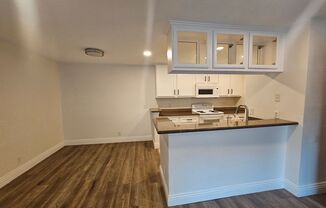 2 beds, 1 bath, $2,495, Unit UNIT 305