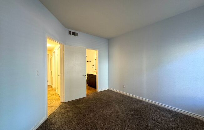 2 beds, 2 baths, $1,425, Unit # 1055