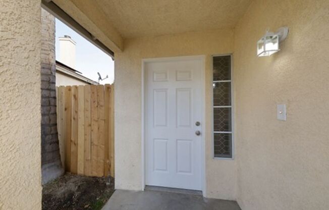 SW Bakersfield 3 bedroom/ 2 bathroom home