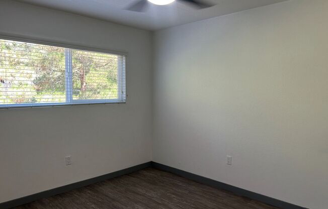 2 beds, 1 bath, 950 sqft, $2,910, Unit B087