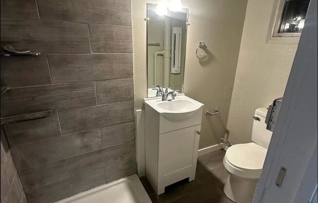 1516 E Routt Ave Duplex