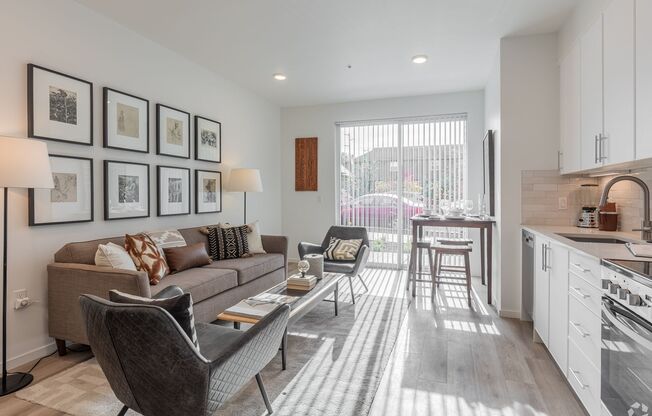 1 bed, 1 bath, 412 sqft, $1,595, Unit 205