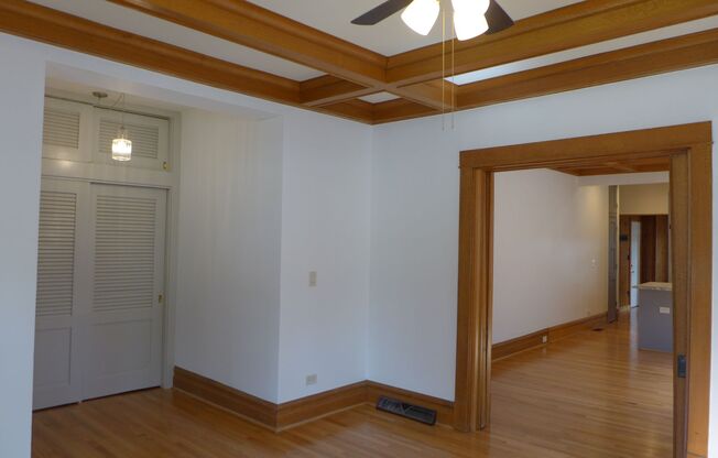 136 Elgin
