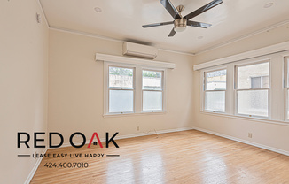 852 N Oxford Ave