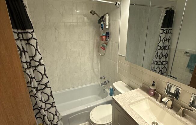 1 bed, 1 bath, $1,985, Unit 355