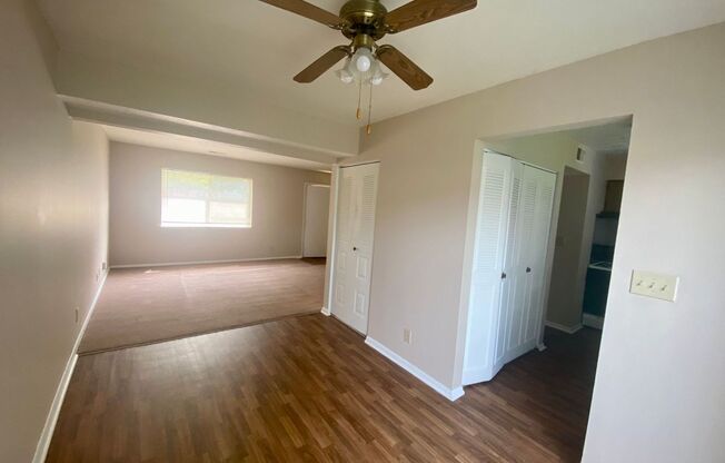 3 beds, 1.5 baths, 1,050 sqft, $1,249, Unit 3028