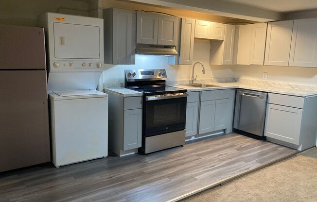1 bed, 1 bath, 700 sqft, $1,299, Unit 50-1B
