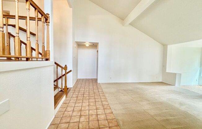 Oxnard | Mandalay | The Colony | 3 Bed + 3 Bath | 2236 Cannes Sq