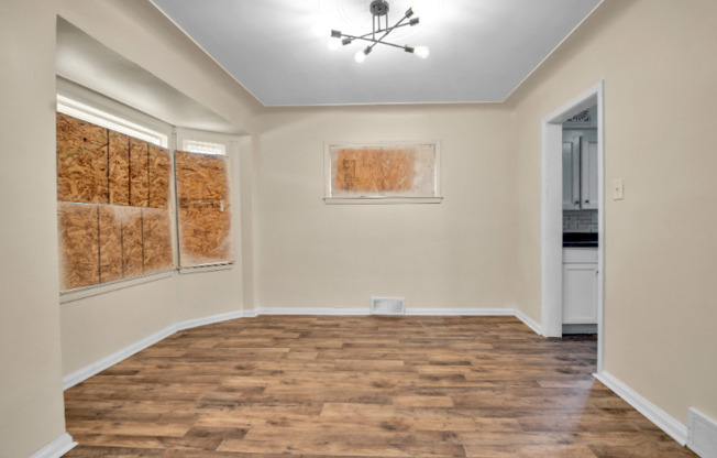 11234 ROXURY