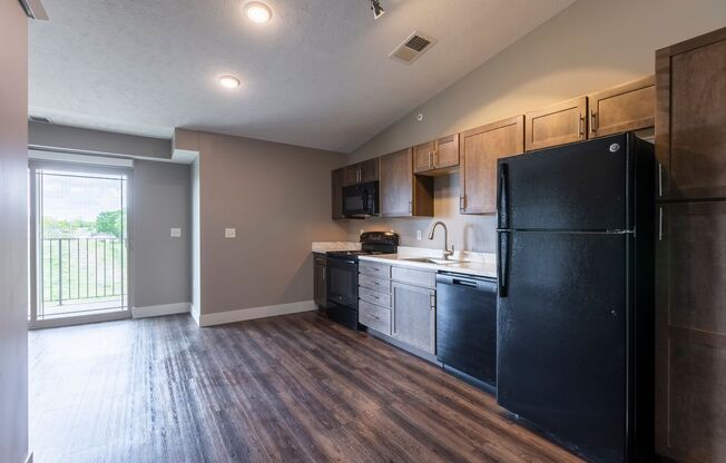 Studio, 1 bath, 570 sqft, $1,050, Unit A-304