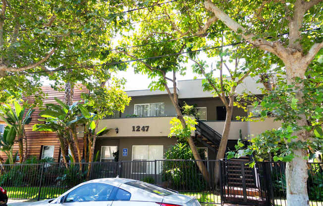 Welcome Home to Chateau Sycamore Apartments