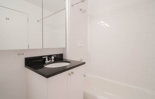 2 beds, 2 baths, 1,060 sqft, $7,199, Unit 16K