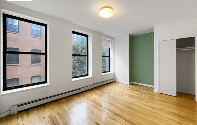 2 beds, 1 bath, $3,150, Unit 4A