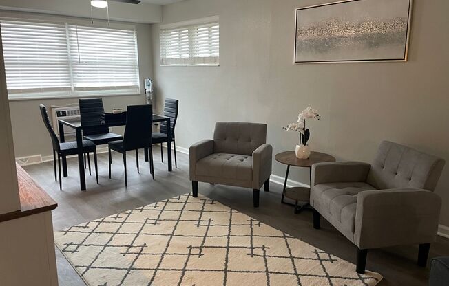 2 beds, 1 bath, $1,895, Unit 305