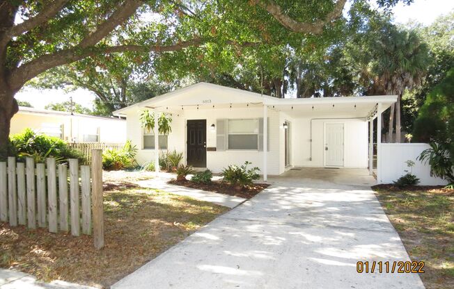 Charming 3 Bedroom 1.5 Bathroom in South Tampa!