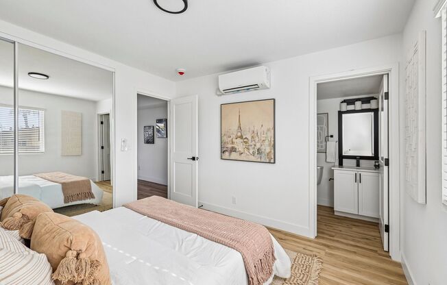 The Crest |NEWLY Renovated Studios, Lofts, 1, 2 & 3 Bedroom Homes Near the Beach