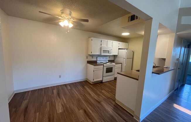 2 beds, 2 baths, $1,650, Unit 202