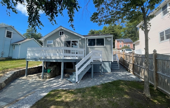 47 LAKESHORE DR