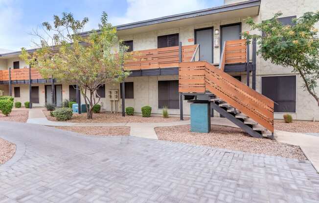 Pet-Friendly Apartments in Tempe – Sono Tempe – exterior community buildings