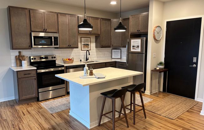 1 bed, 1 bath, 821 sqft, $1,685, Unit 10025-108