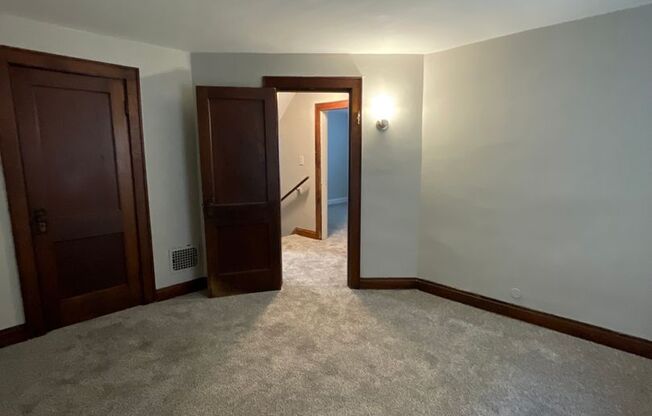 3 beds, 1 bath, $1,145