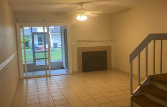 2/1.5 (Shell Rock Villas) Beautiful 2 bedroom townhome located close to Celebration Point featuring Regal Cinemas, shopping centers, and lots of restaurants