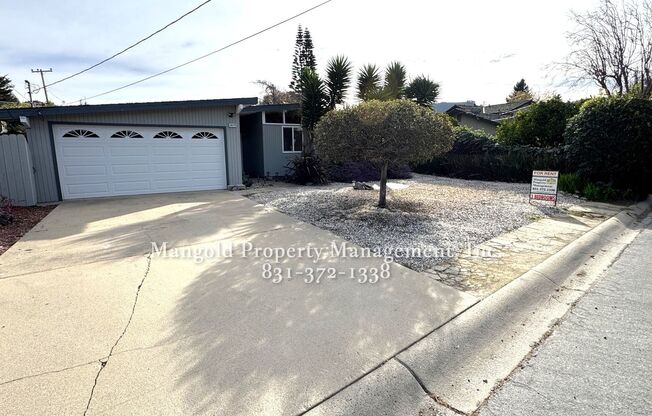 Beautiful 3-Bed, 2 Bath Mission Fields Home in Carmel-by-the-Sea with Modern Kitchen and Hardwood Floors