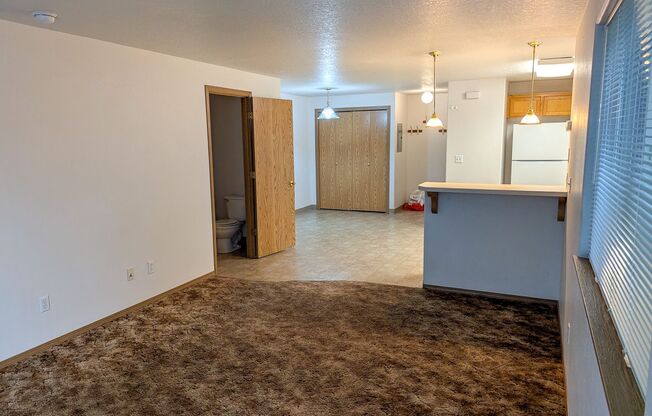 3 beds, 1.5 baths, $1,825, Unit 363