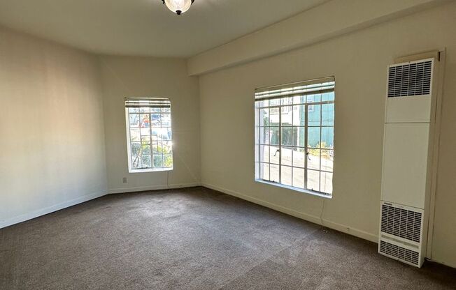 1 bed, 1 bath, 806 sqft, $1,895, Unit 06 (Onsite Manager)