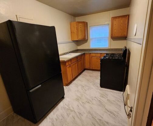 2 beds, 1 bath, 1,000 sqft, $800, Unit Unit 2 - (1 North)