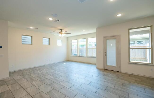 3417 AVONDALE VW DR