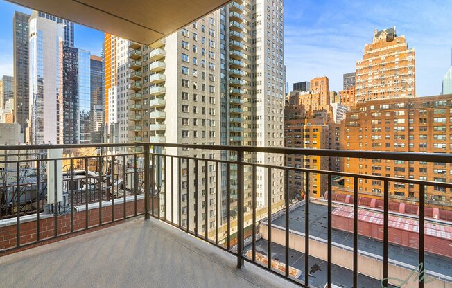 2 beds, 2 baths, $6,400, Unit 14D