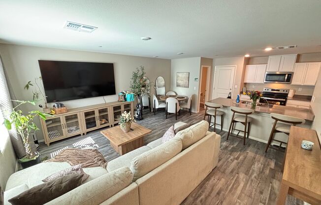 Modern 3-Bedroom Home in North Las Vegas with Spacious Layout!