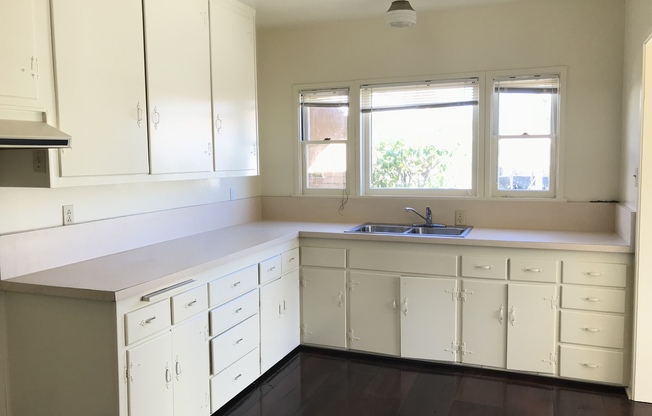 2 beds, 1 bath, $2,625, Unit 1633