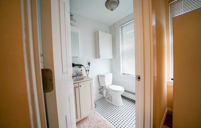 1 bed, 1 bath, $2,750, Unit 21