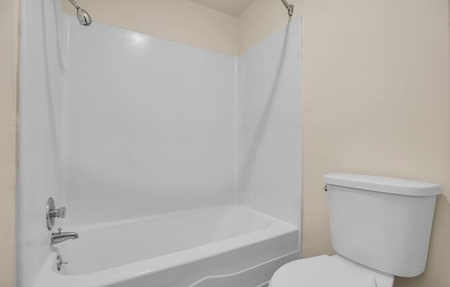 2 beds, 1.5 baths, 1,050 sqft, $2,049, Unit 214-786D