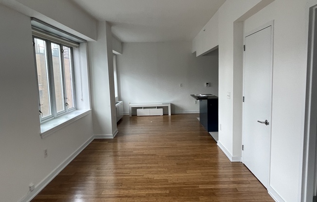 Studio, 1 bath, $3,314, Unit 6H