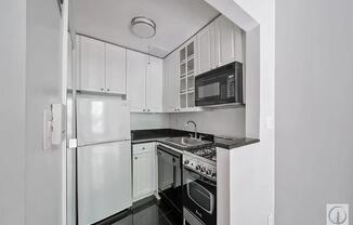 Studio, 1 bath, $2,500, Unit 4C