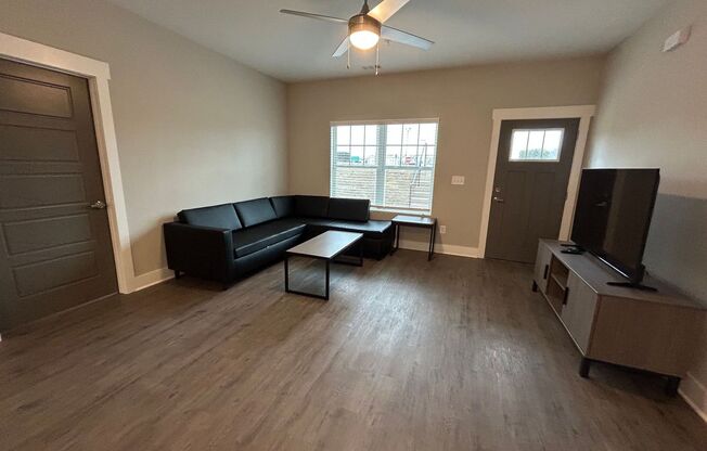 4 beds, 4 baths, 1,600 sqft, $990, Unit 407 Minter Way-100 - C