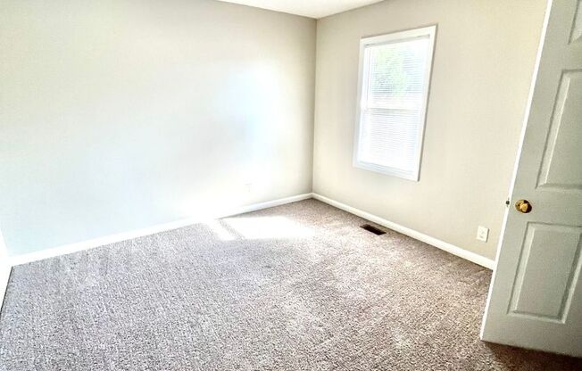 2 beds, 1.5 baths, 1,100 sqft, $1,090, Unit 704-B