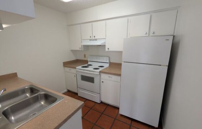 1 bed, 1 bath, 760 sqft, $800, Unit *266