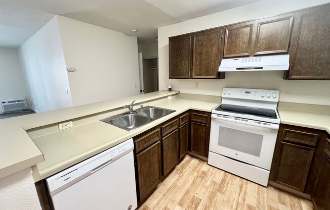 1 Bed / 1 Bath Condo in Mission Verde – Parklike Courtyard View!