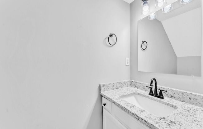 2 beds, 1.5 baths, 1,600 sqft, $1,295