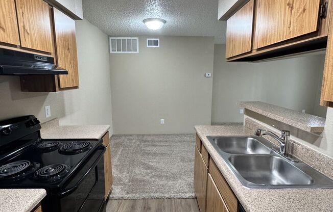 1 bed, 1 bath, 615 sqft, $885, Unit 401