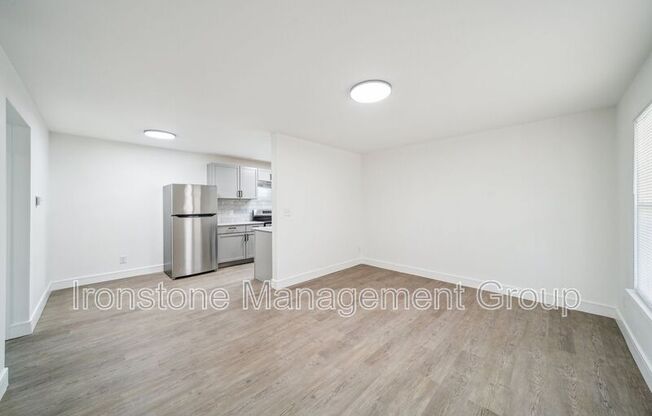 3171 E 49 ST