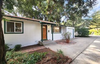 Beautiful Remodeled Duplex in Palo Alto Available Now!