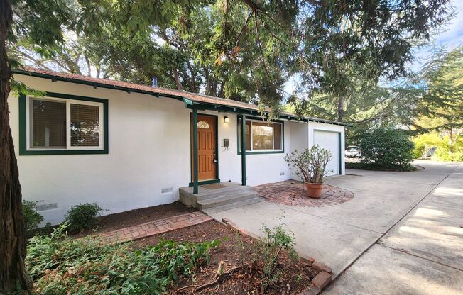 Beautiful Remodeled Duplex in Palo Alto Available Now!